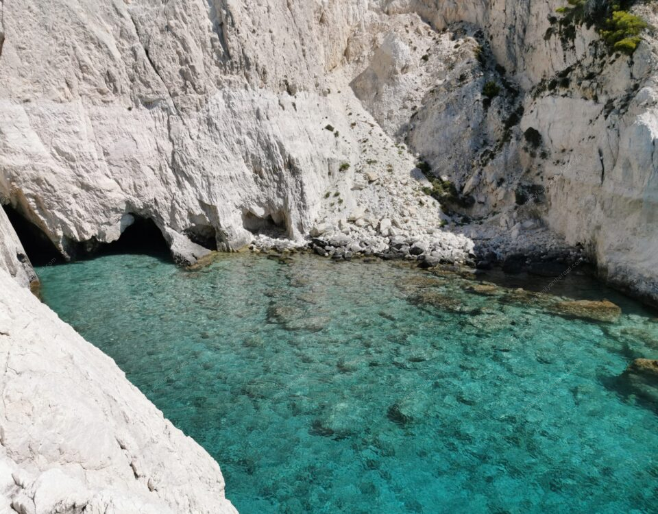 Plakaki beach
