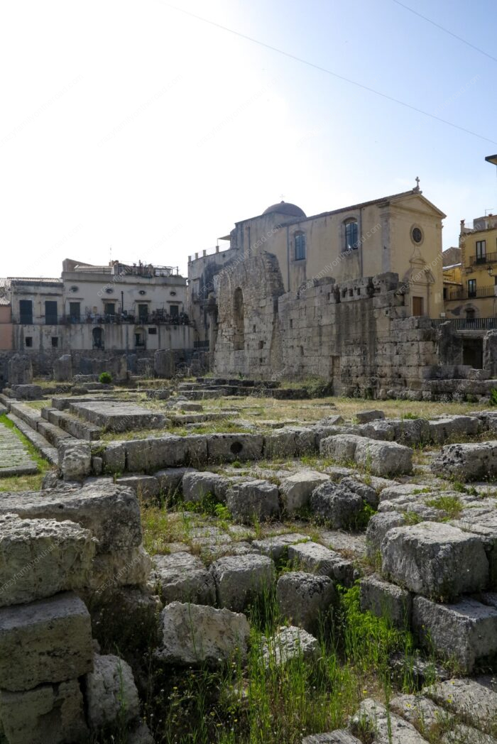 3_Tempio di Apollo (1) aj keď z neho skoro nič neostalo, ukazuje ako úzko je Sicília prepojená s mýtmi